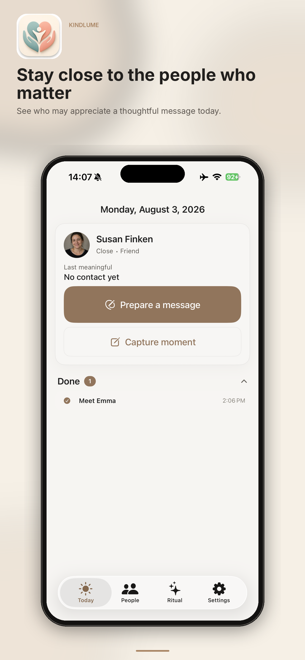 Kindlume Today screen with relationship suggestion, prepare message and capture moment.